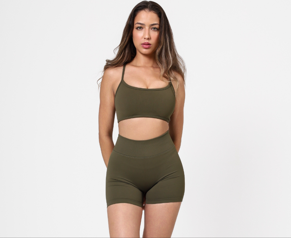 SIGNATURE SCRUNCH SHORTS - OLIVE GREEN