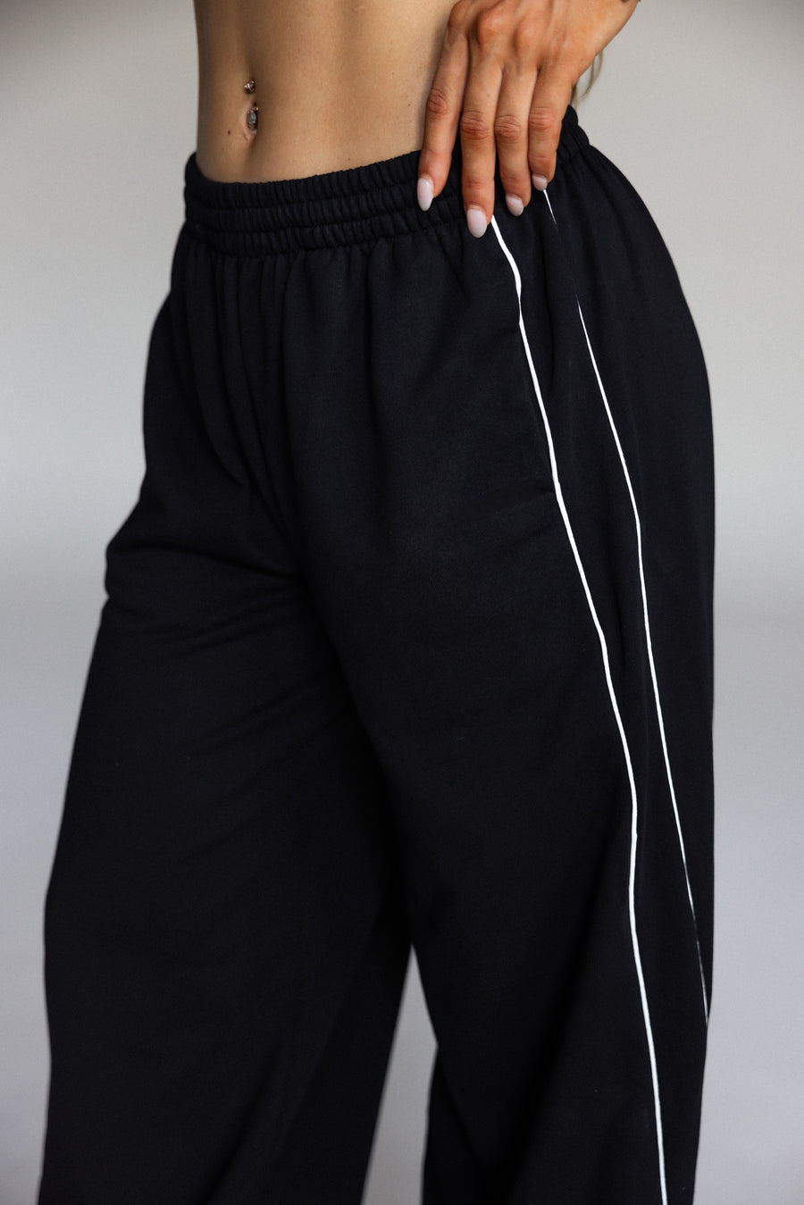 WIDE LEG JOGGER PANTS - BLACK
